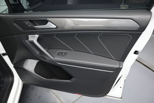 Used 2022 Volkswagen Tiguan SE FWD image 36