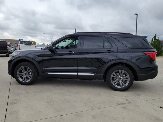 Used 2025 Ford Explorer Active w/ Active Comfort Package image 6
