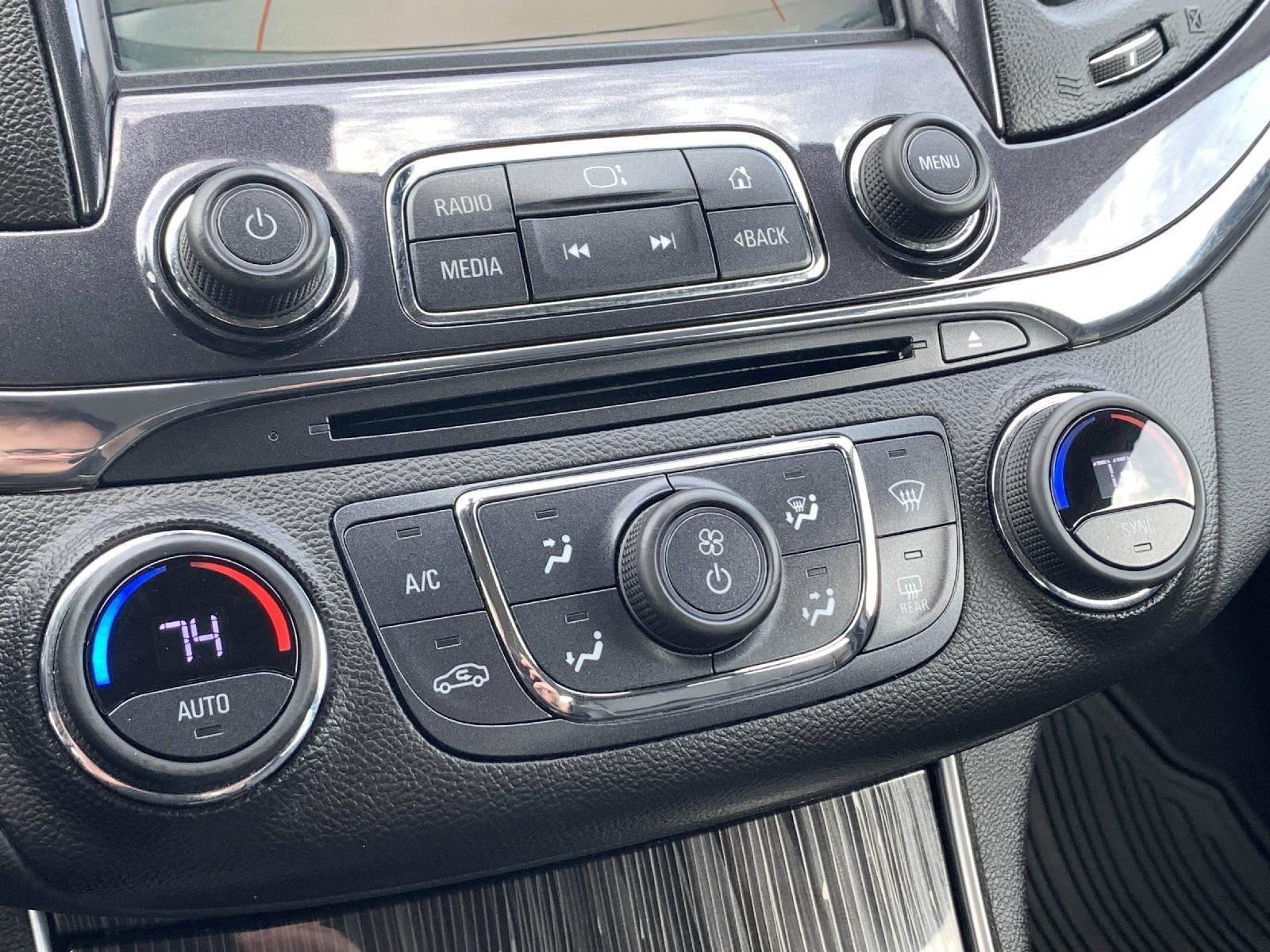 Used 2018 Chevrolet Impala Premier w/ Premier Convenience Package image 18