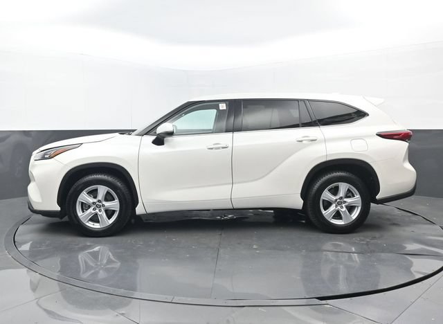 Used 2020 Toyota Highlander LE FWD image 23