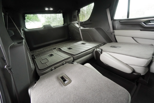 Used 2025 GMC Yukon Elevation AWD/4WD image 25