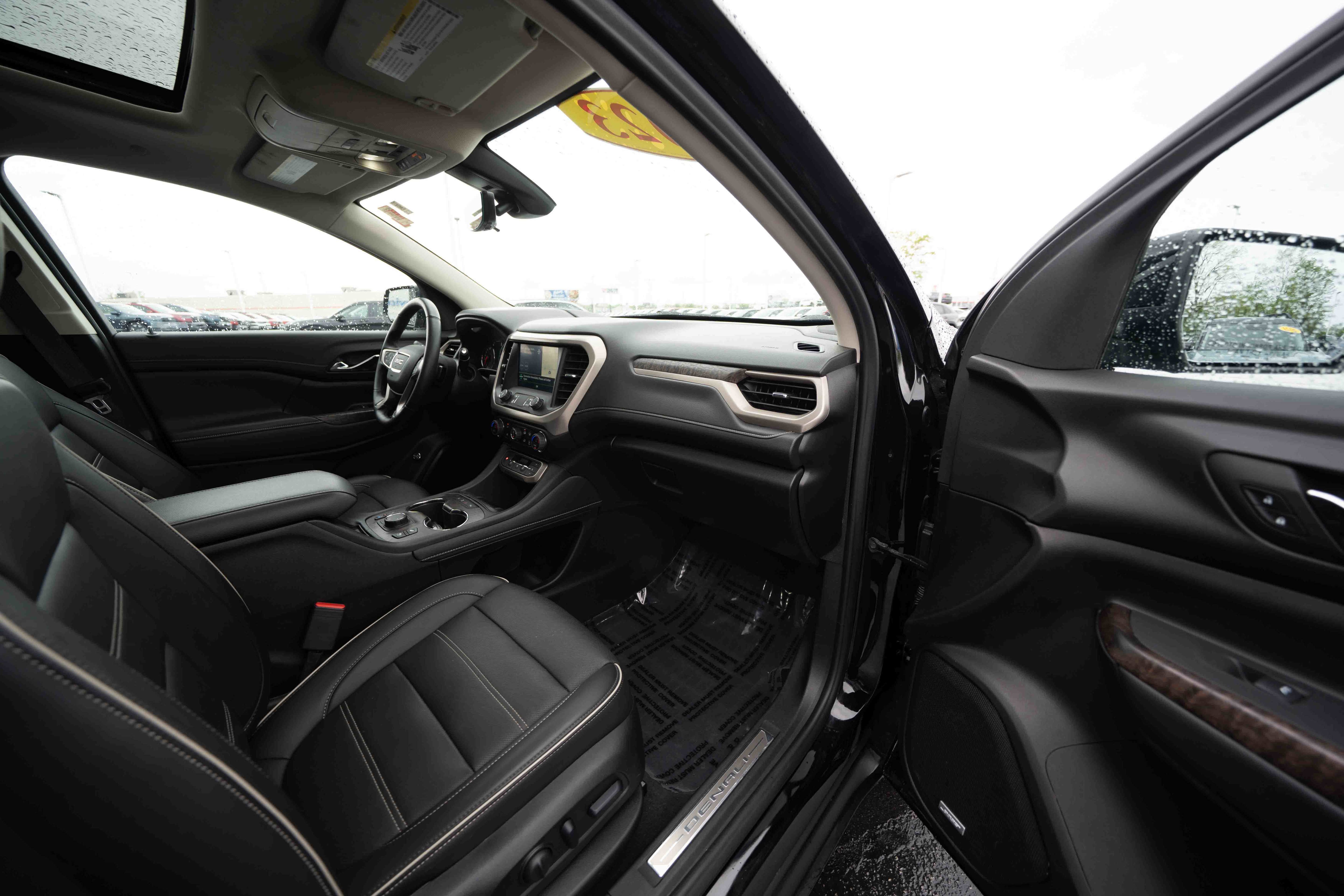 Used 2023 GMC Acadia Denali w/ Denali Ultimate Package AWD/4WD image 26