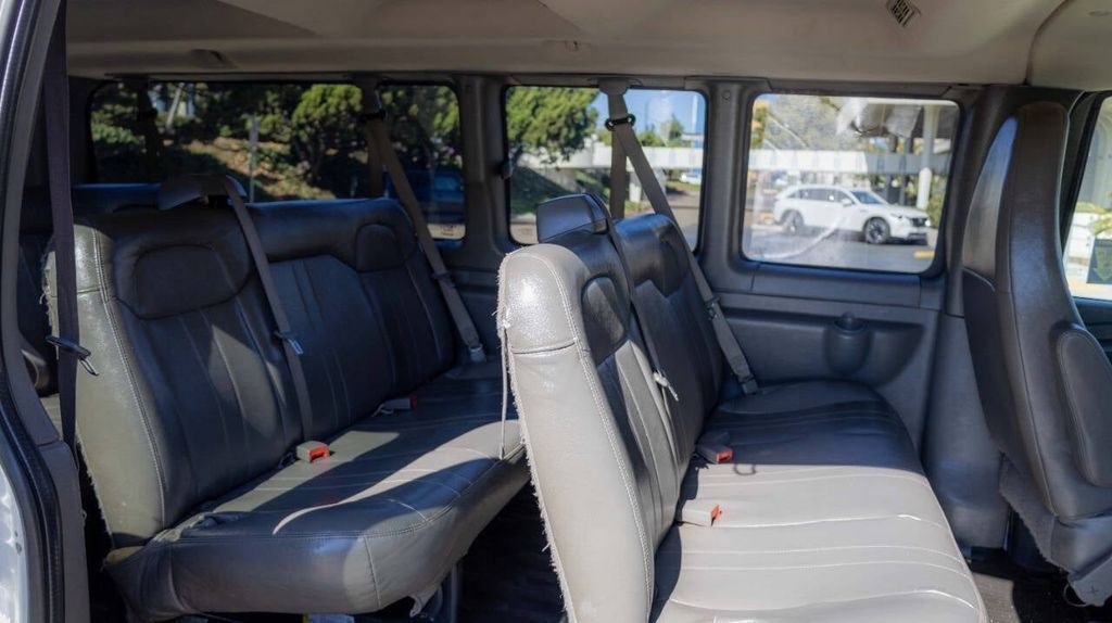 Used 2015 GMC Savana 3500 LS w/ Chrome Appearance Package image 17