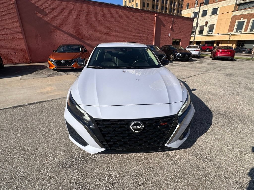 Certified 2025 Nissan Altima 2.5 SR FWD image 11