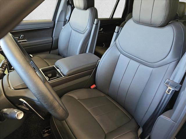 New 2025 Land Rover Range Rover Long Wheelbase SE image 16