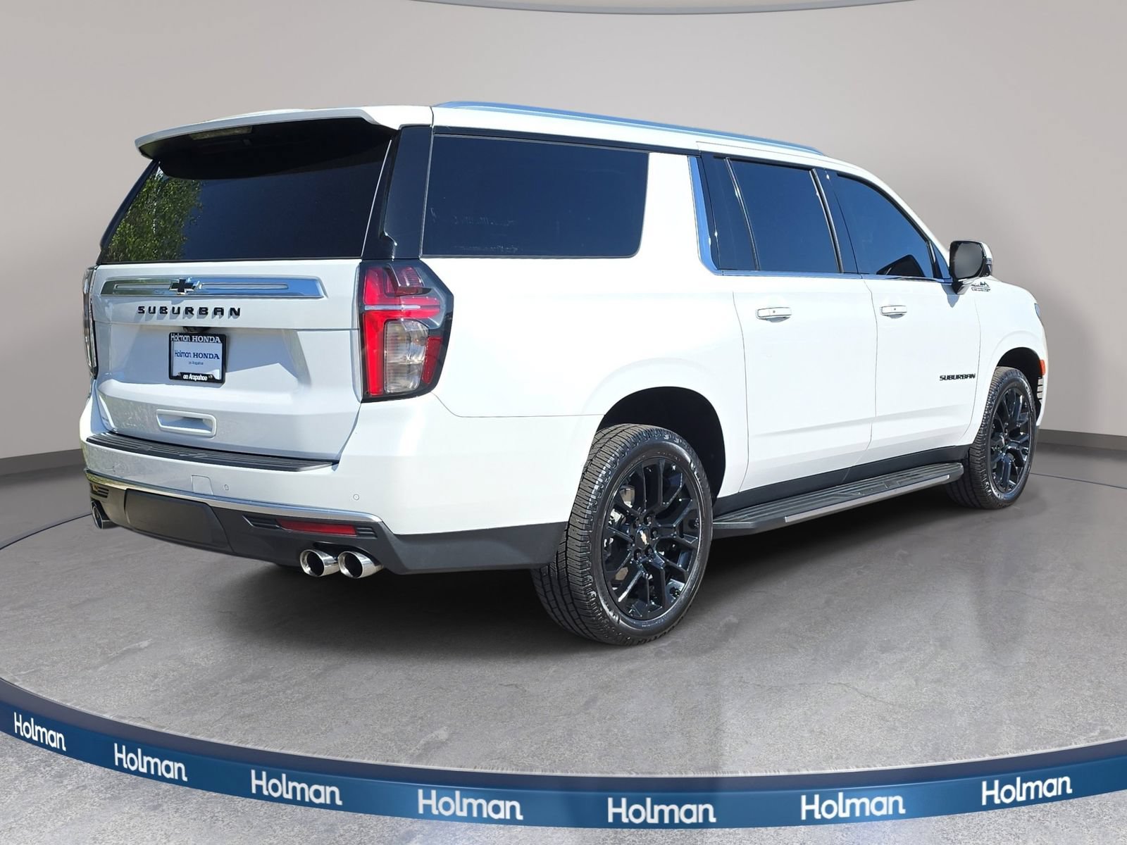 Used 2023 Chevrolet Suburban High Country AWD/4WD image 6