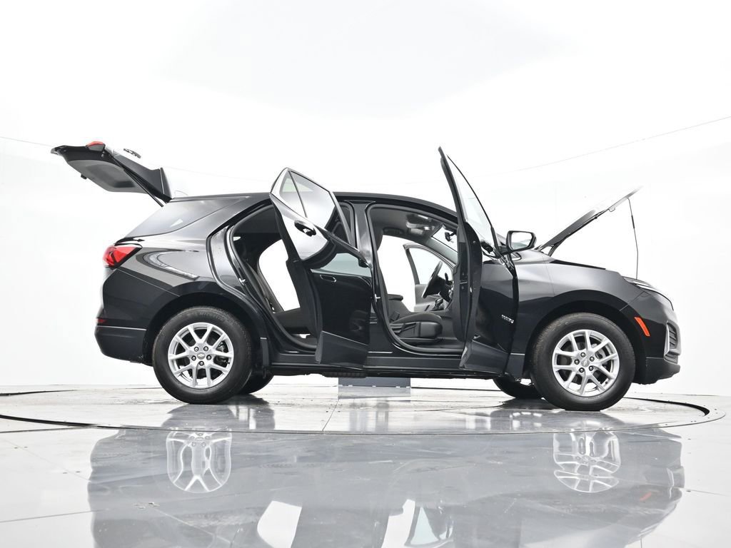 Used 2023 Chevrolet Equinox LT image 43