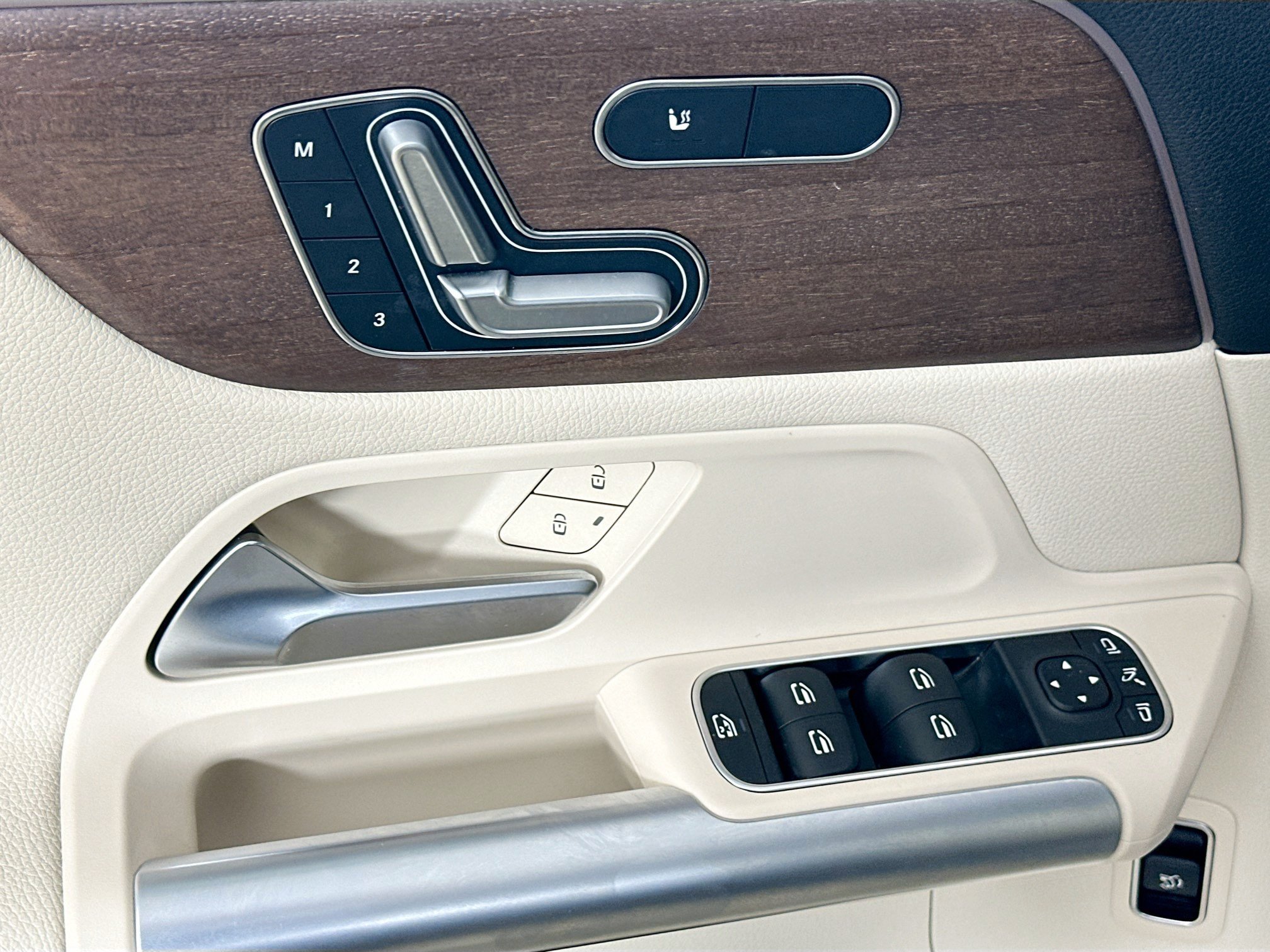 Certified 2023 Mercedes-Benz GLA 250 4MATIC image 22