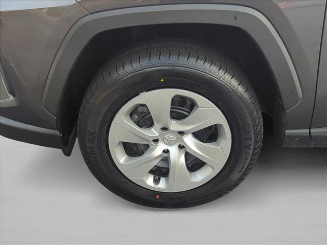 Used 2022 Toyota RAV4 LE image 26
