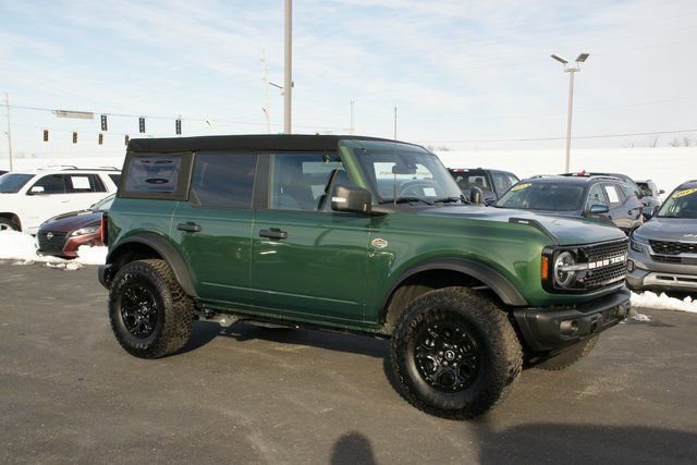 Used 2023 Ford Bronco Wildtrak image 2