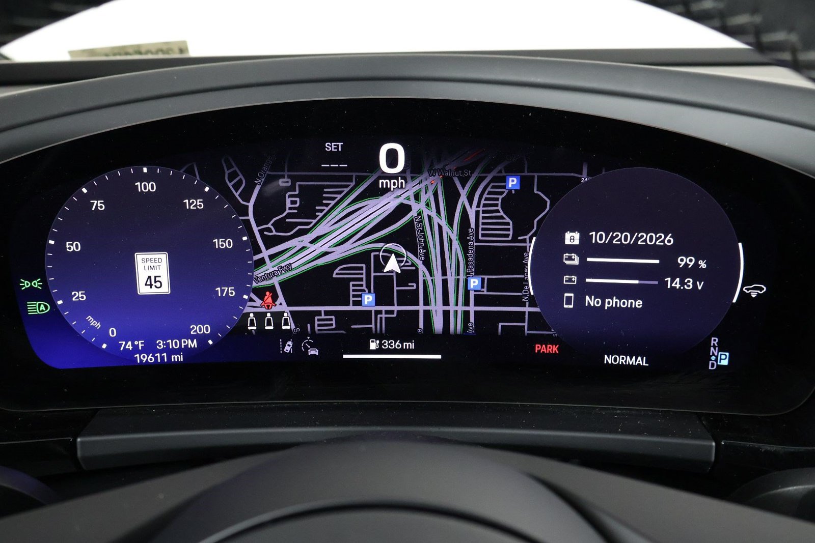 Certified 2024 Porsche Macan 4 Electric AWD/4WD image 16