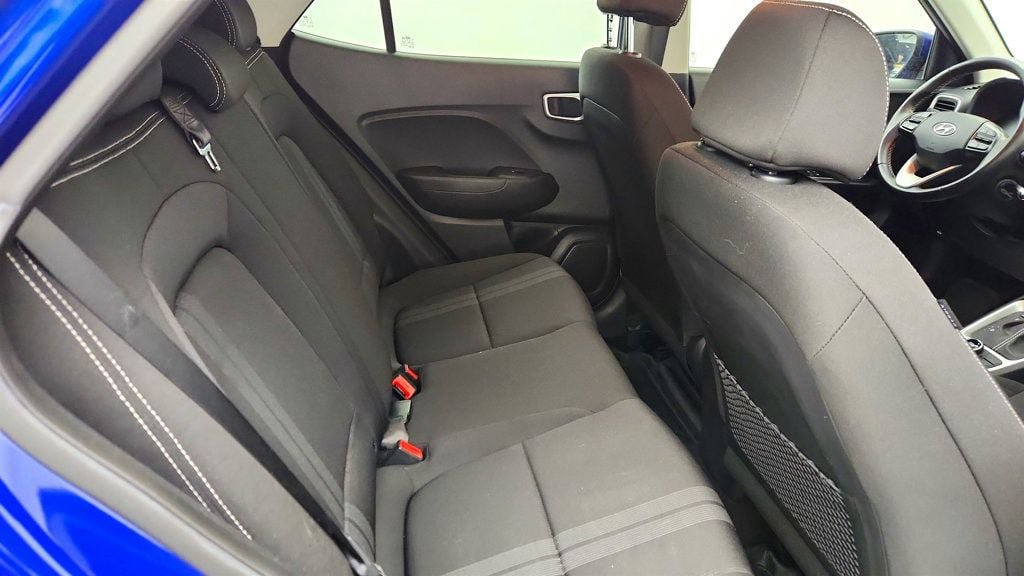 Used 2023 Hyundai Venue SEL FWD image 23