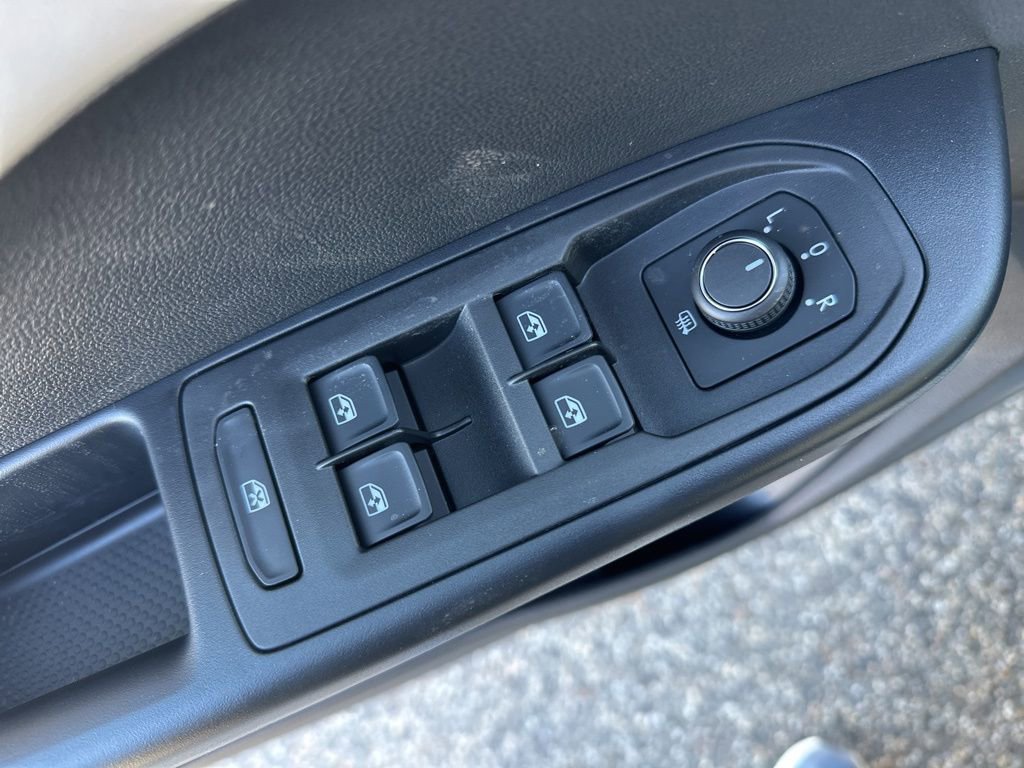 New 2026 Volkswagen Taos SE image 11