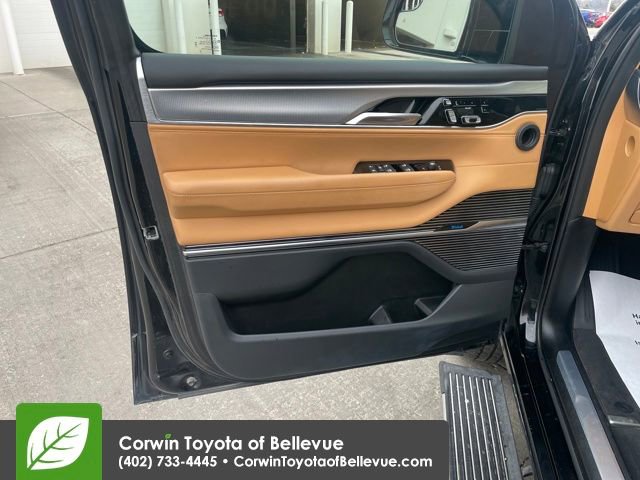 Used 2023 Jeep Grand Wagoneer L Series III w/ Rear Seat Video Group 1 image 10