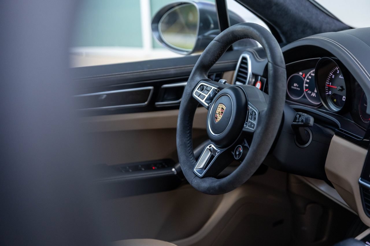 Used 2020 Porsche Cayenne Turbo AWD/4WD image 52