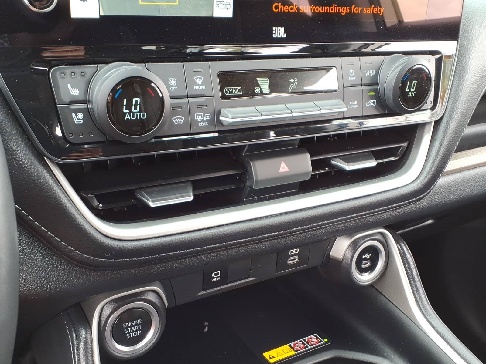Certified 2024 Toyota Grand Highlander AWD image 18