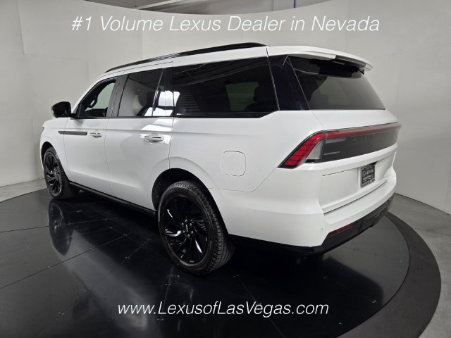 Used 2026 Lincoln Navigator Reserve w/ Jet Appearance Package AWD/4WD image 4