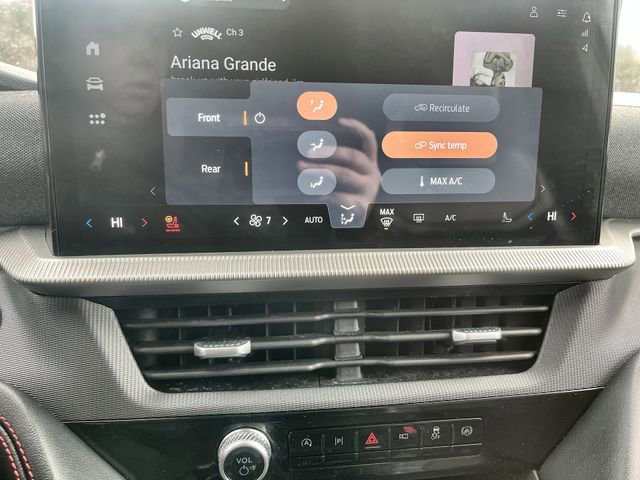 Used 2025 Ford Explorer ST-Line image 18