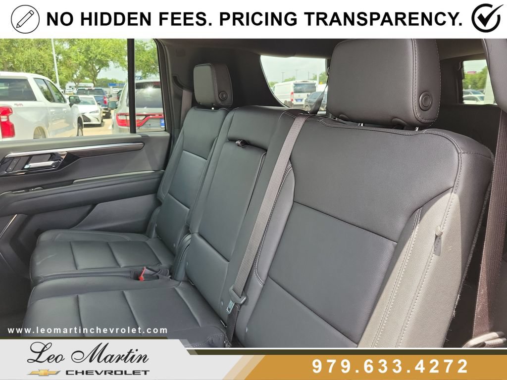 Used 2025 Chevrolet Suburban LT RWD image 10