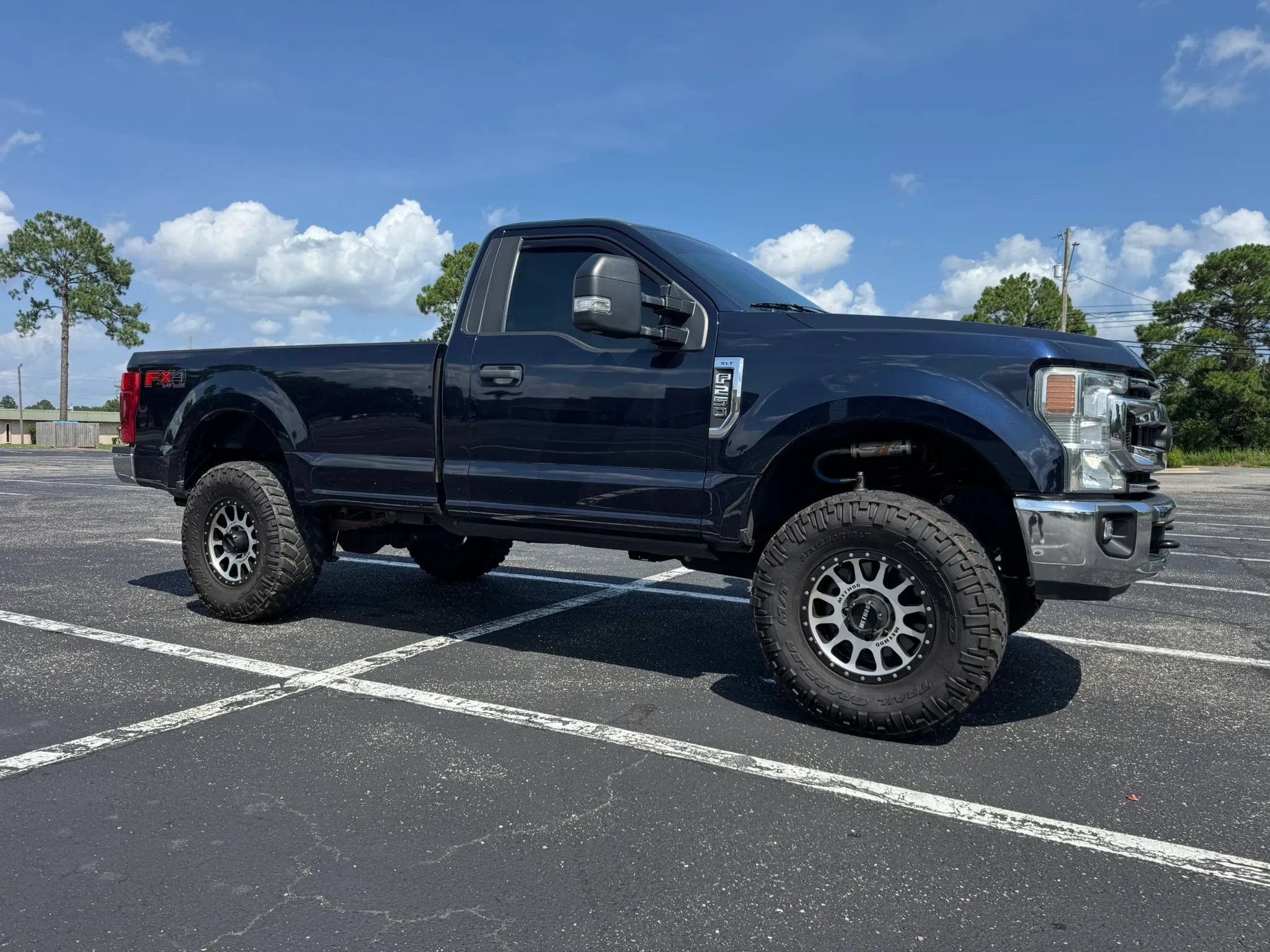 Used 2022 Ford F250 XLT w/ XLT Value Package AWD/4WD image 4