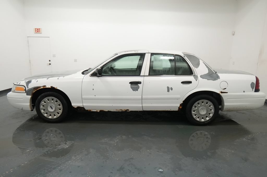 Used 2004 Ford Crown Victoria Police Interceptor RWD image 4