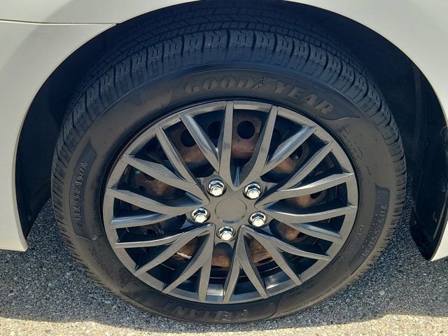 Used 2017 Nissan Sentra S FWD image 7