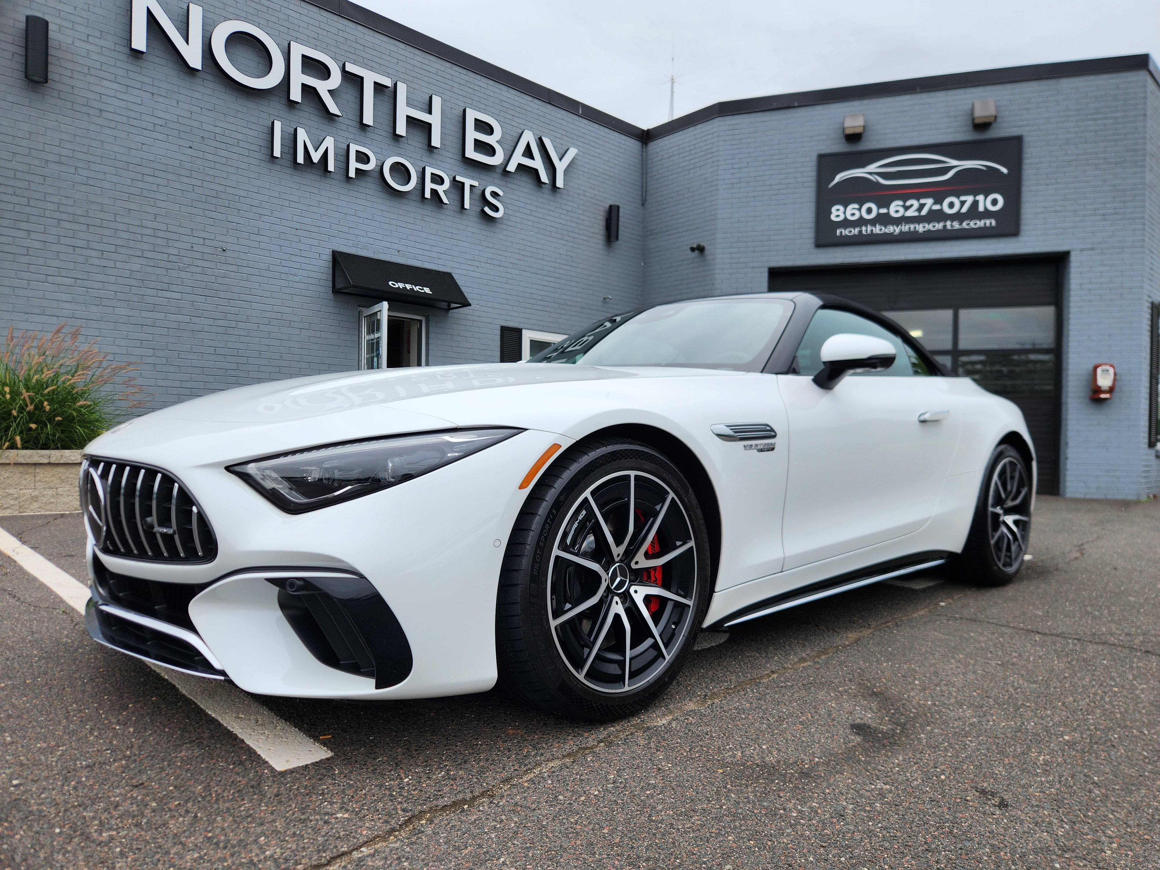 Used 2022 Mercedes-Benz SL 55 AMG 4MATIC video 1
