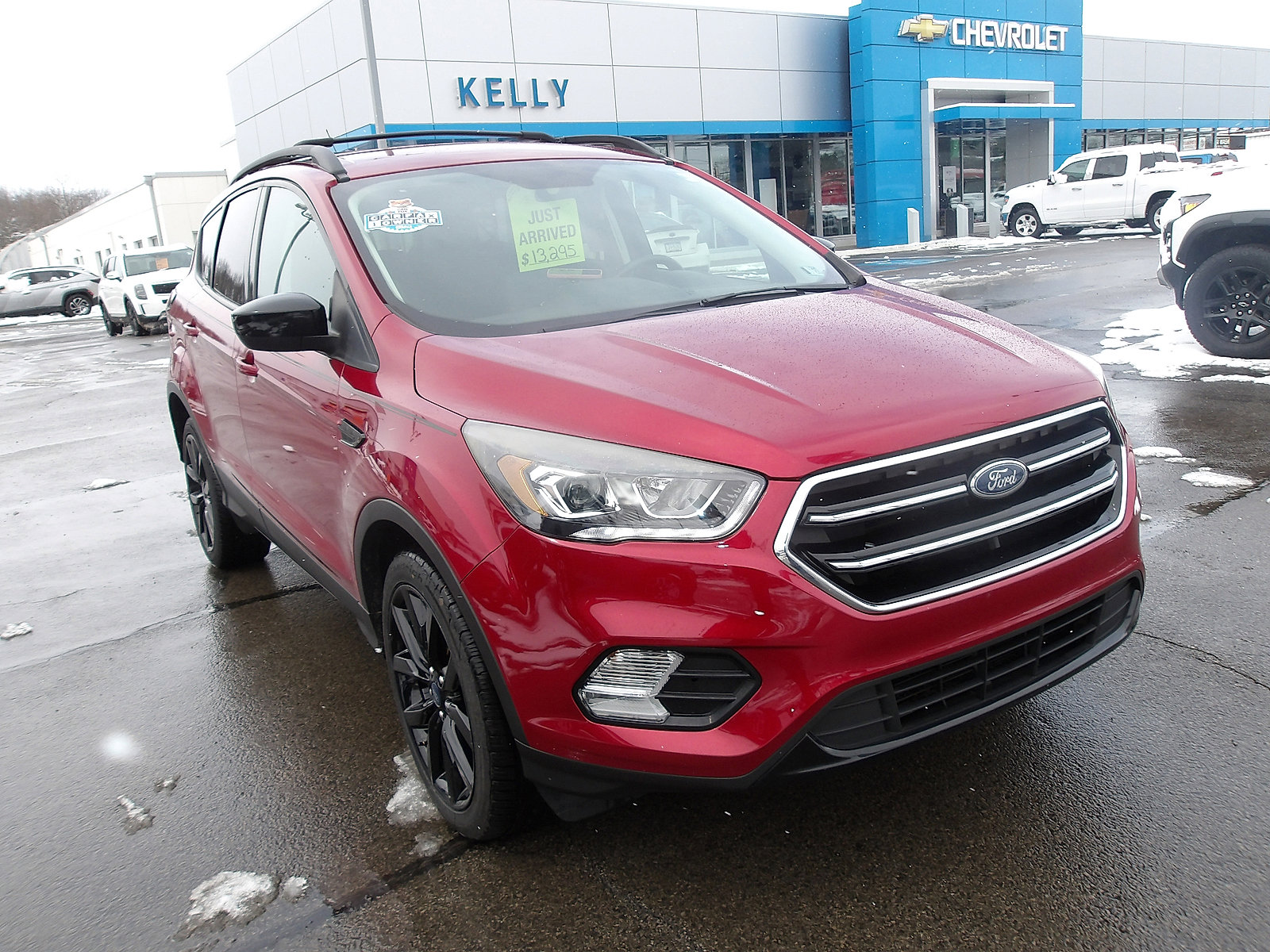 Used 2019 Ford Escape SE image 1