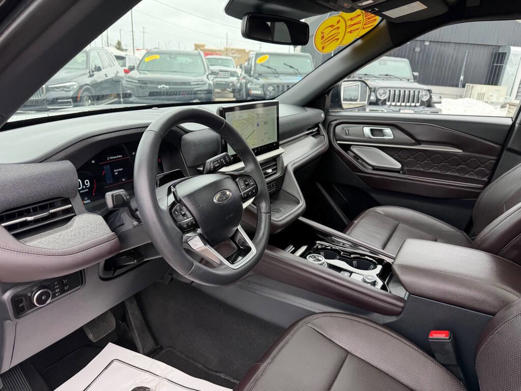 Used 2025 Ford Explorer Platinum w/ LUX Leather Package image 16