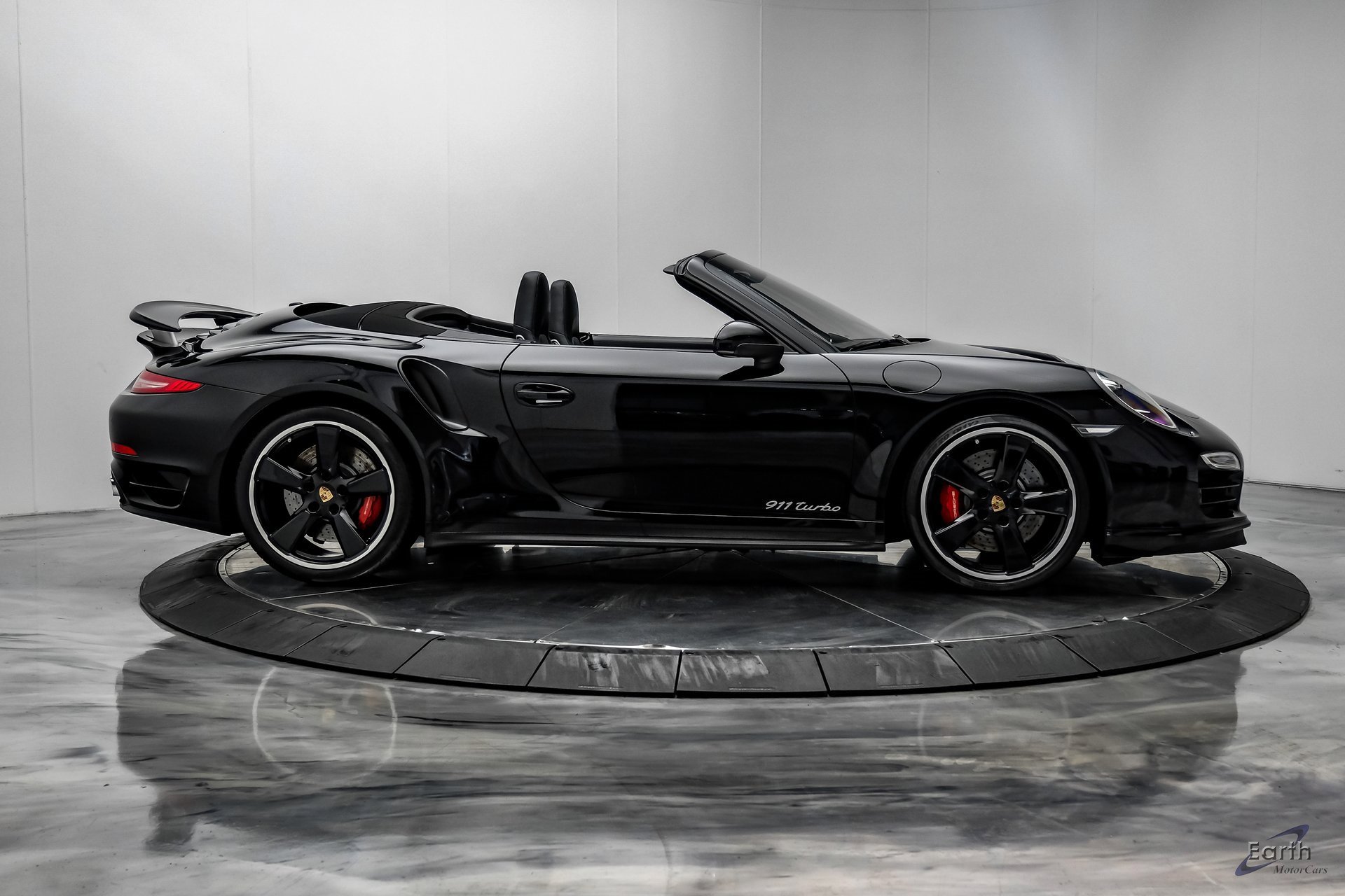 Used 2015 Porsche 911 Turbo image 23