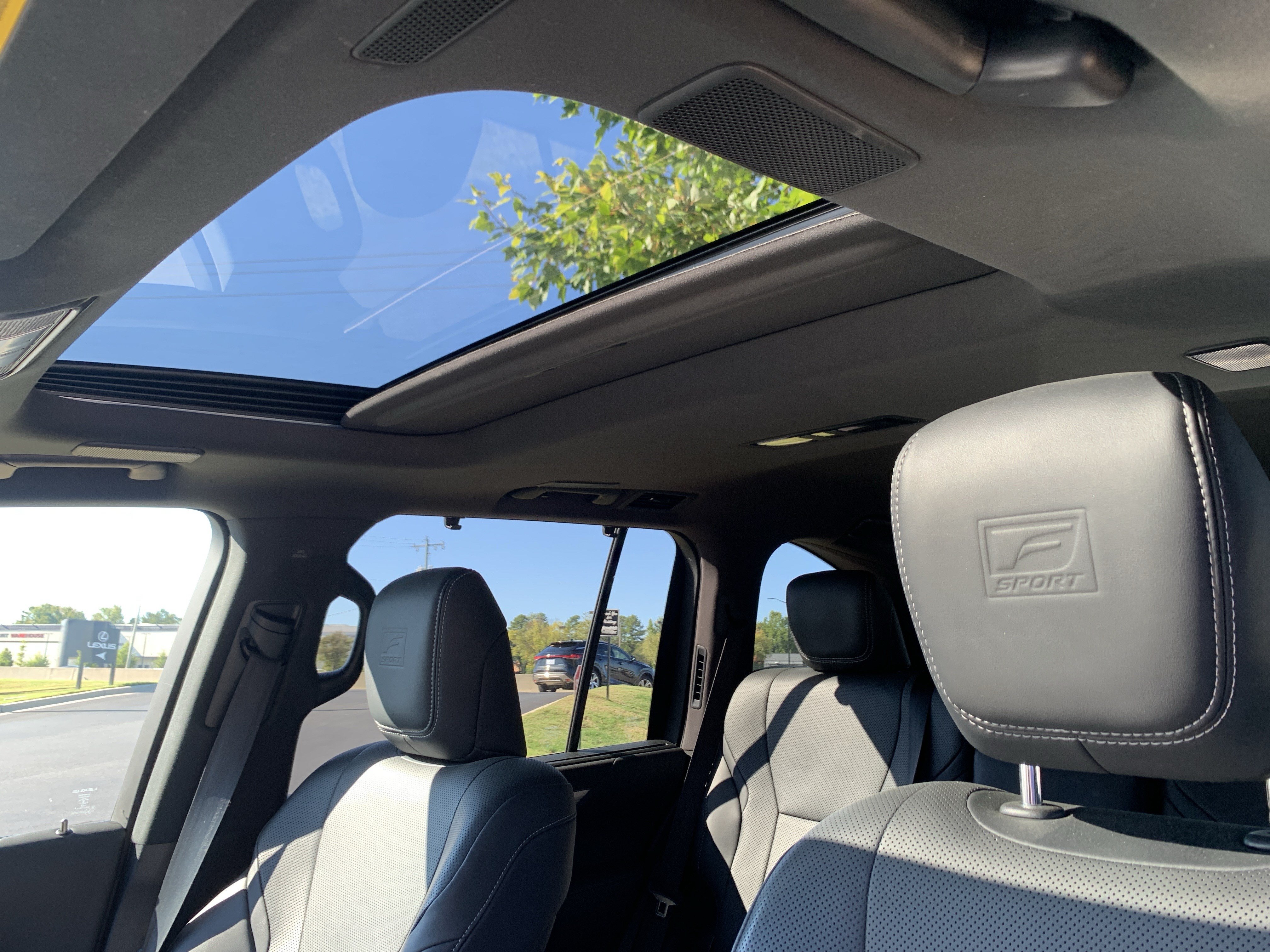 Used 2022 Lexus LX 600 F Sport w/ Accessory Package (Z1) AWD/4WD image 28