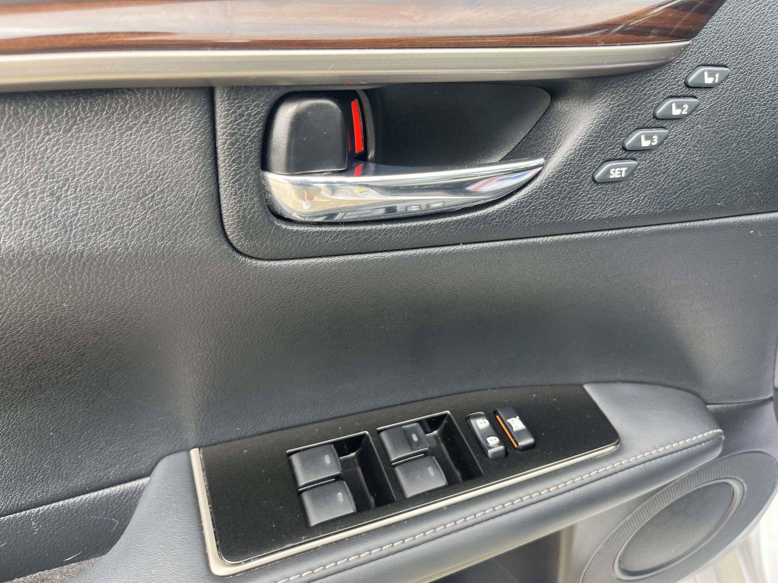 Used 2016 Lexus ES 350 w/ Luxury Package w/Wood Trim FWD image 14