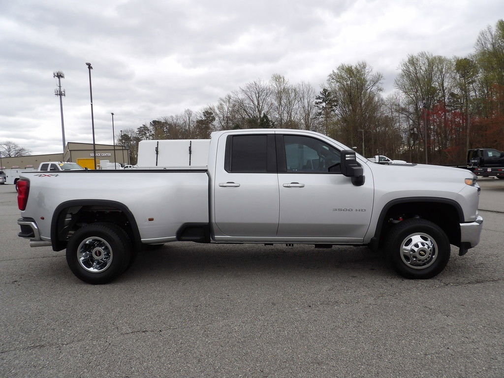 Used 2022 Chevrolet Silverado 3500 LT w/ Convenience Package AWD/4WD image 9
