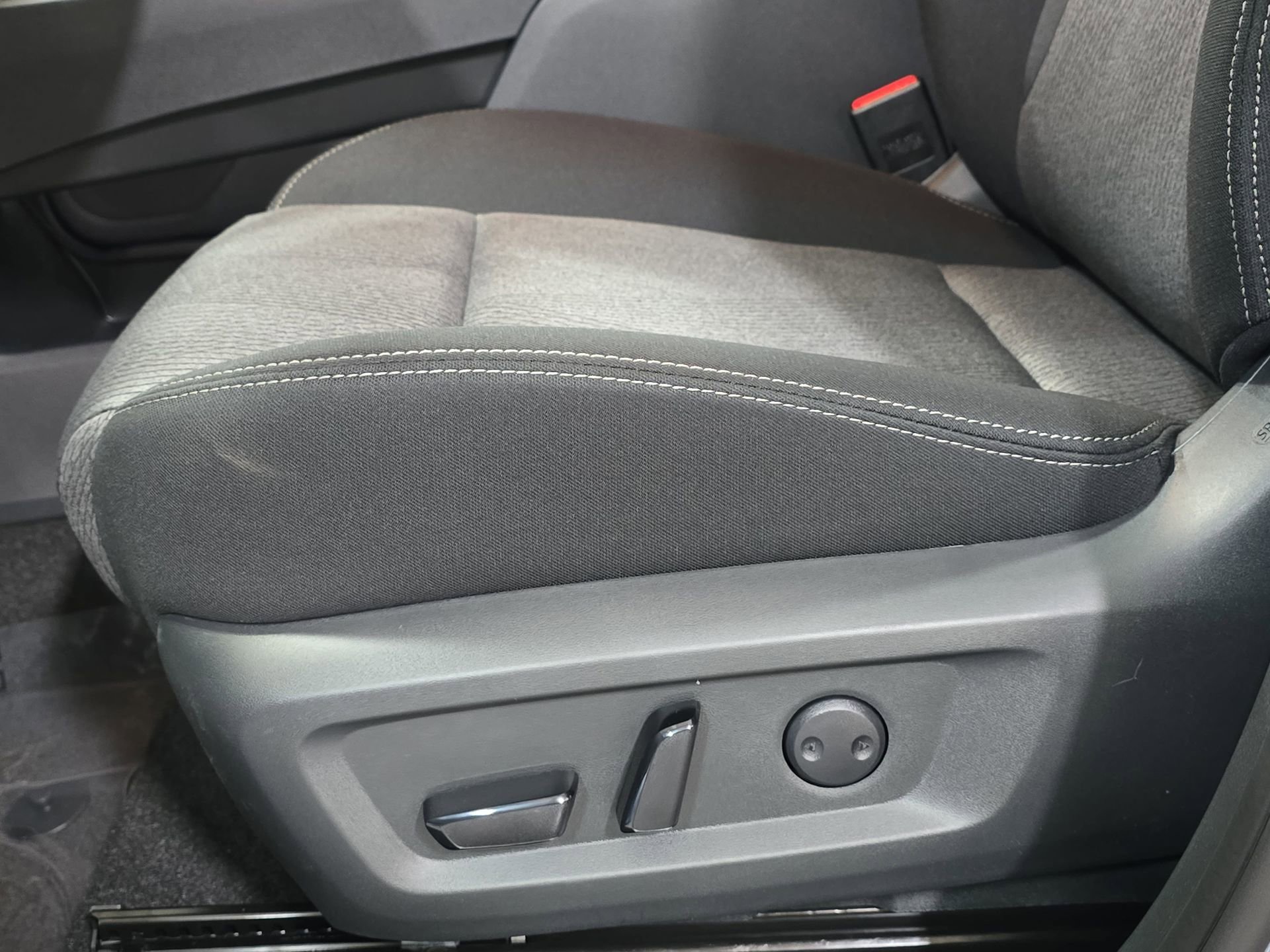 New 2026 Nissan Rogue SV FWD image 28