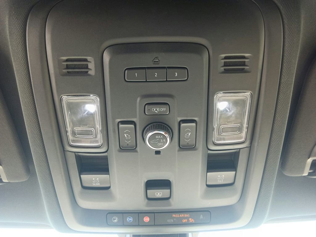 Used 2021 Chevrolet Tahoe Premier w/ Premium Package AWD/4WD image 28