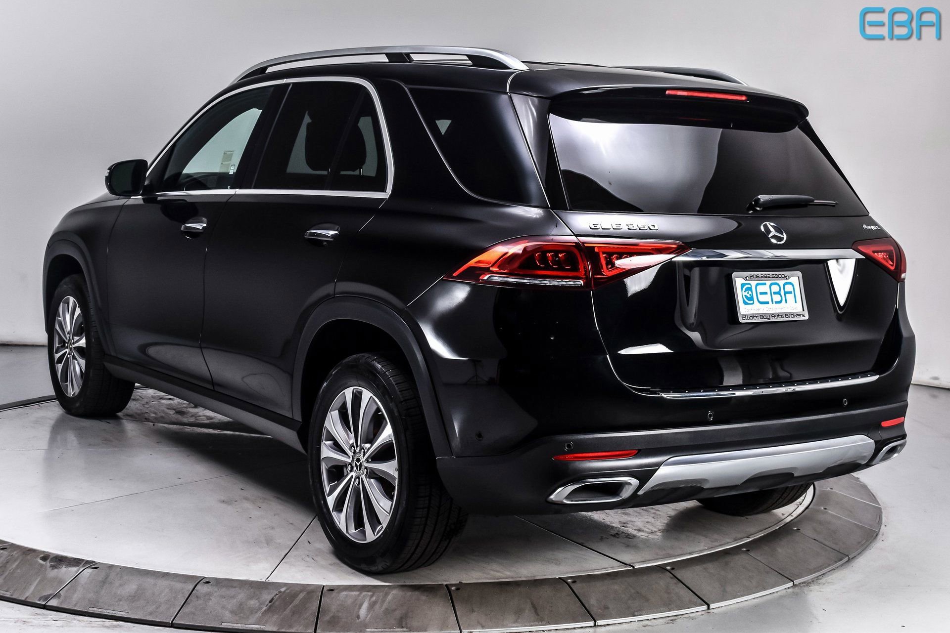 Used 2022 Mercedes-Benz GLE 350 4MATIC w/ Premium Package image 4