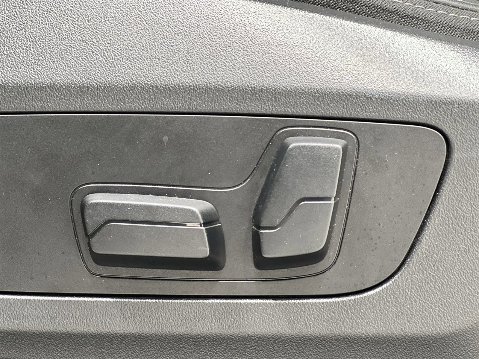 Used 2025 BMW X1 xDrive28i image 12