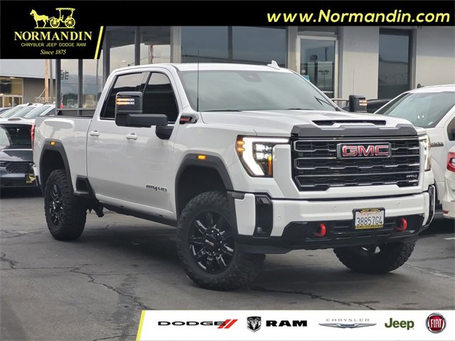 Used 2025 GMC Sierra 2500 AT4 w/ Max Trailering Package
