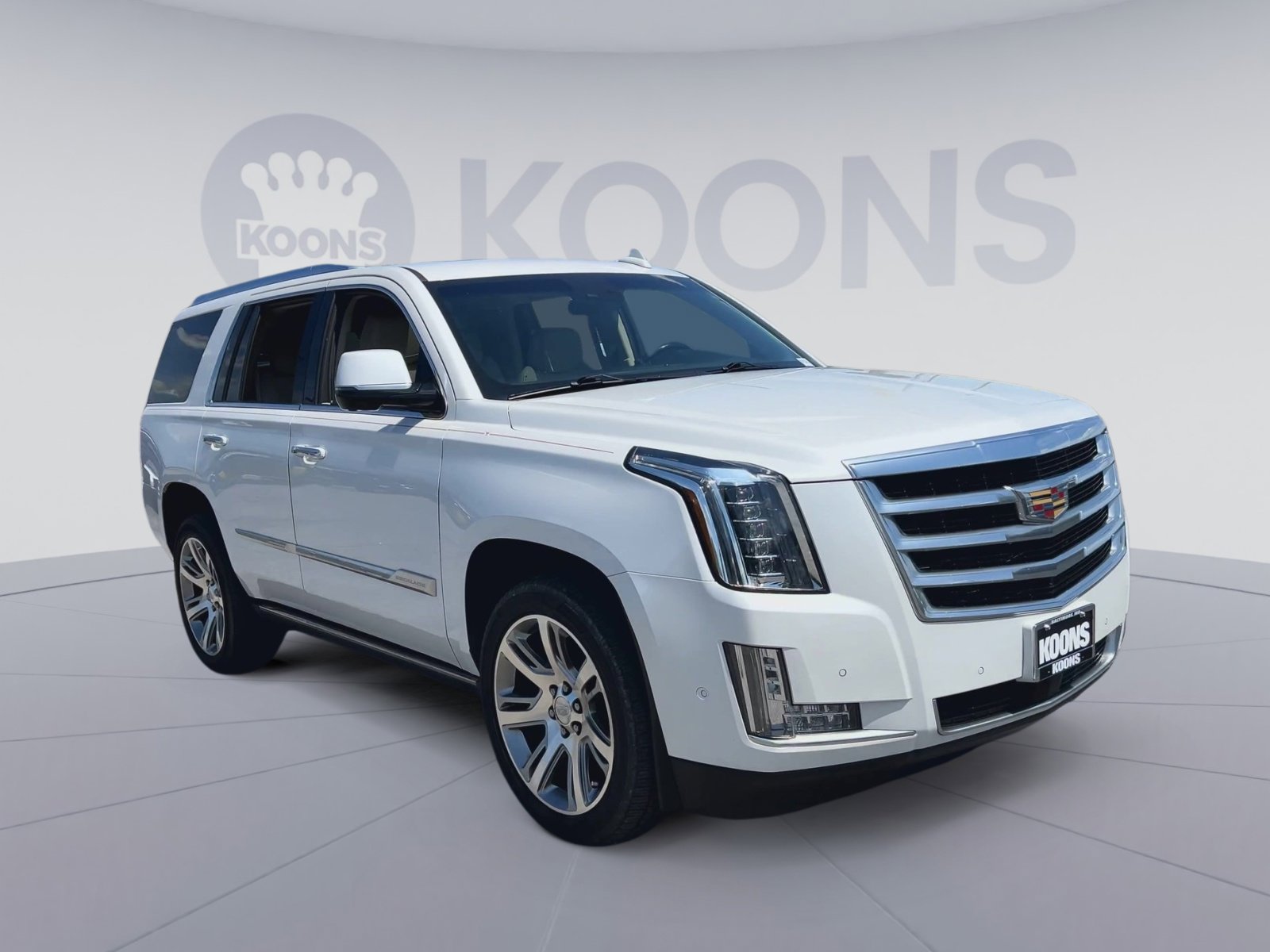 Used 2018 Cadillac Escalade Premium Luxury RWD image 4