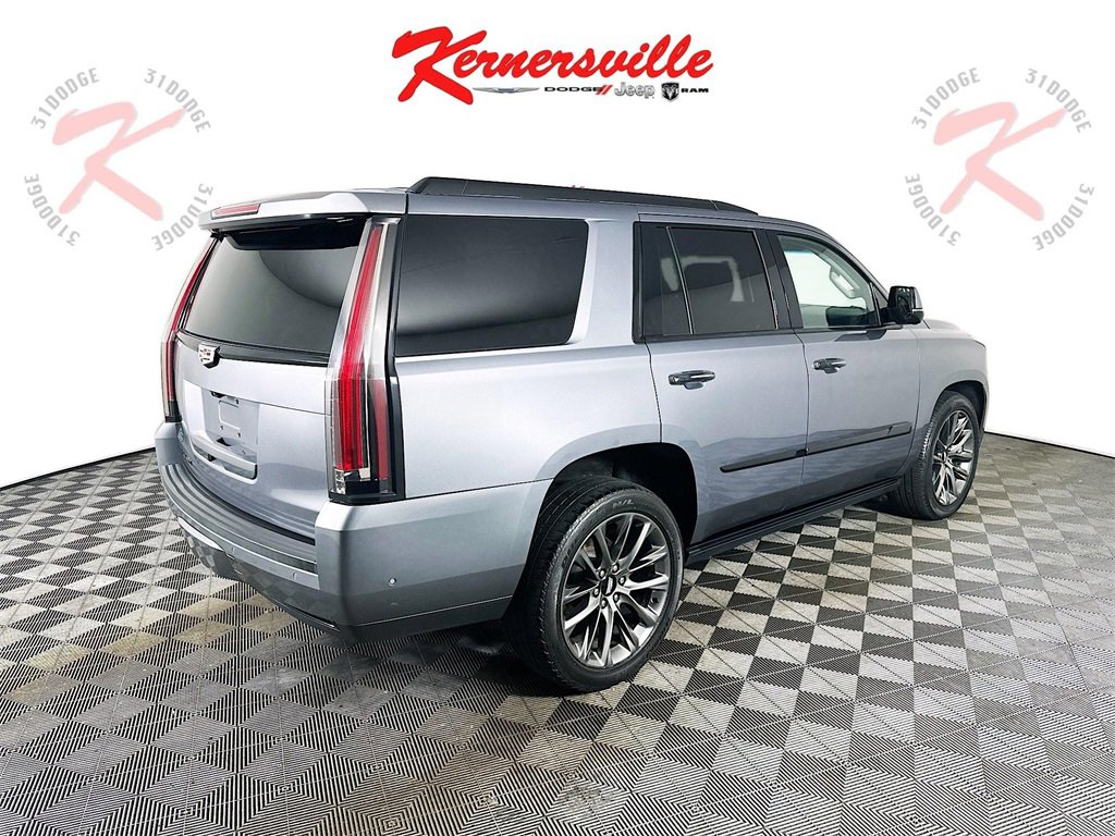 Used 2019 Cadillac Escalade Premium Luxury w/ Escalade Sport Edition image 7