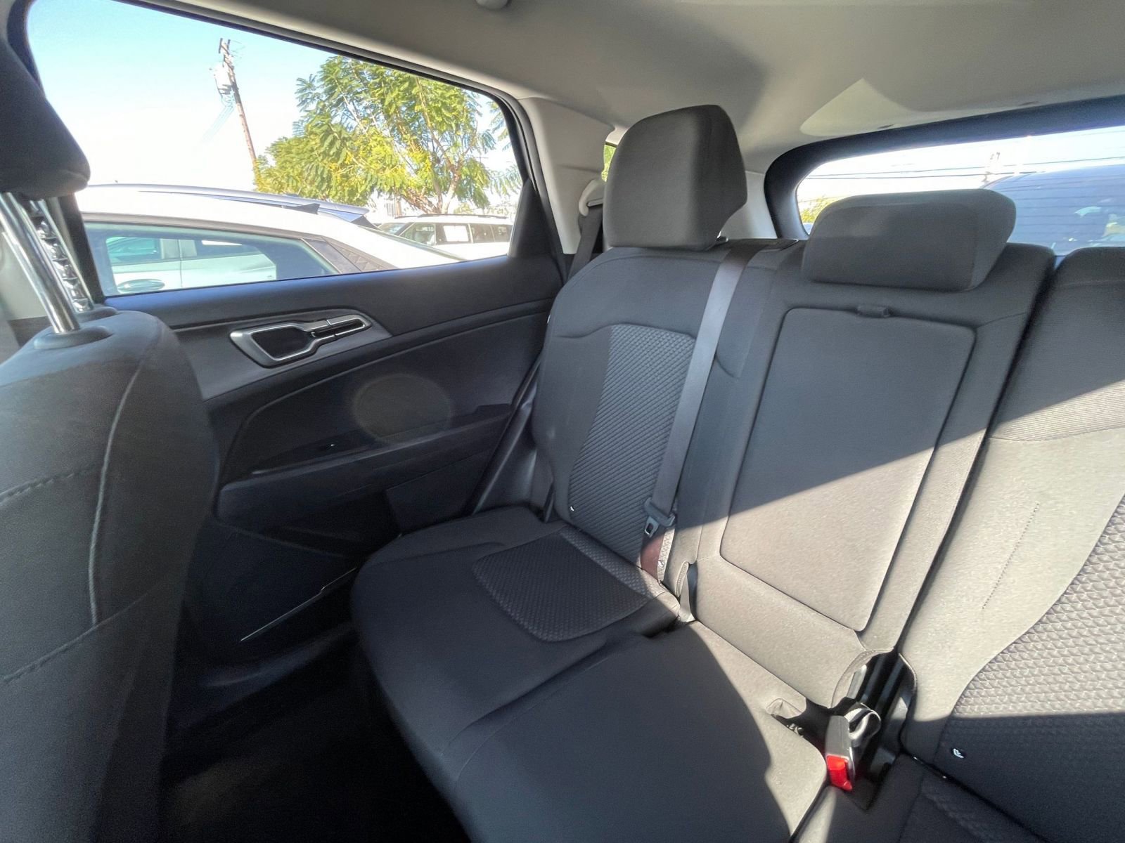 Used 2025 Kia Sportage LX FWD image 39