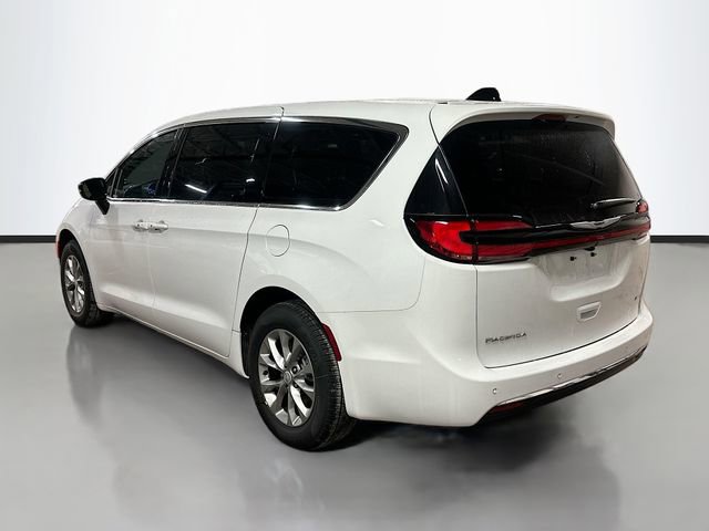 New 2026 Chrysler Pacifica Select image 8