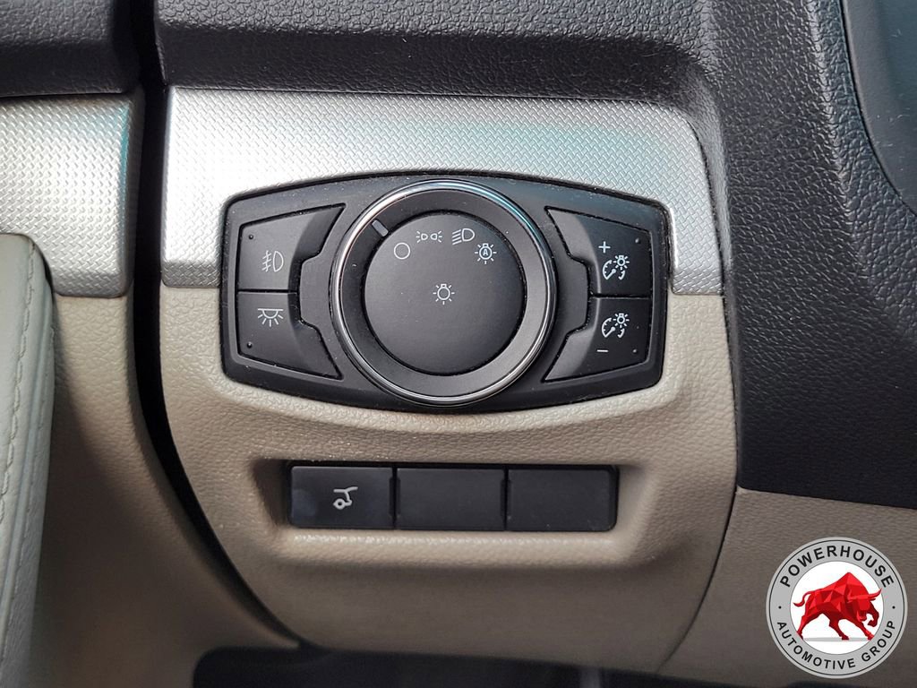 Used 2015 Ford Explorer XLT w/ Equipment Group 202A FWD image 31