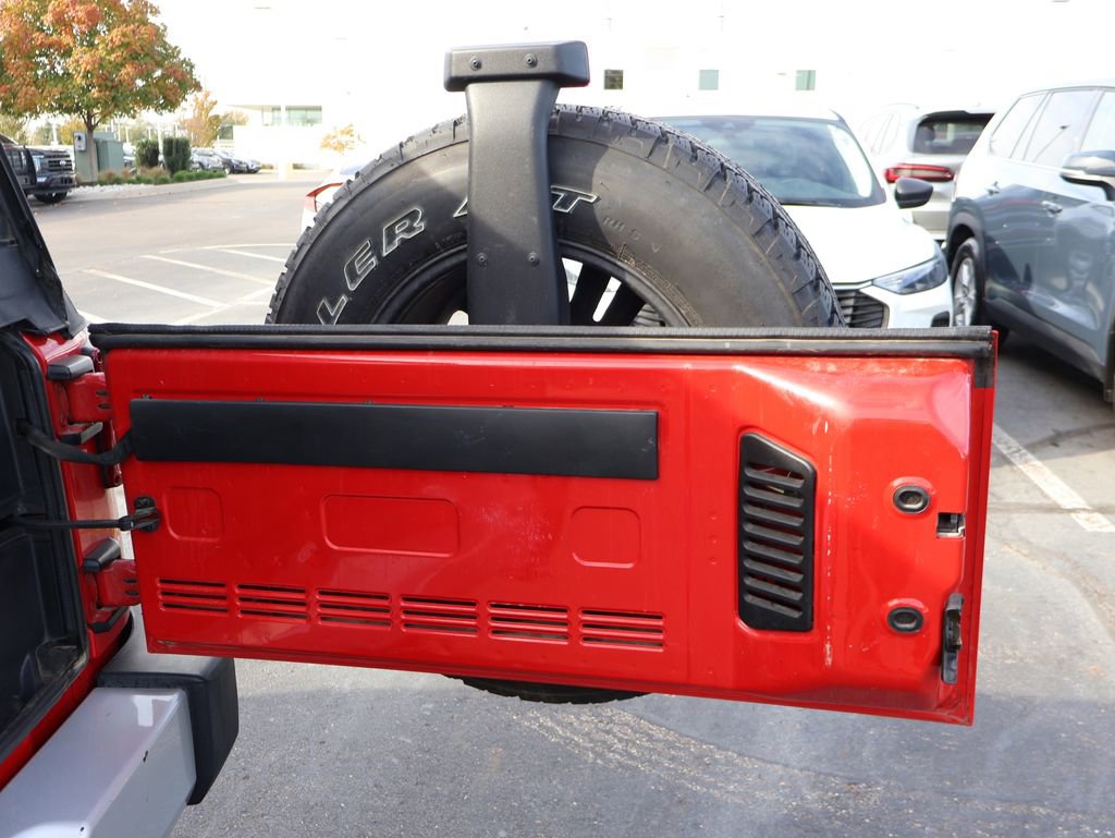 Used 2013 Jeep Wrangler Unlimited Sahara w/ Connectivity Group image 20