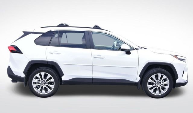 Used 2024 Toyota RAV4 XLE Premium image 5