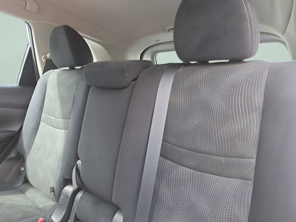 Used 2015 Nissan Rogue S image 8