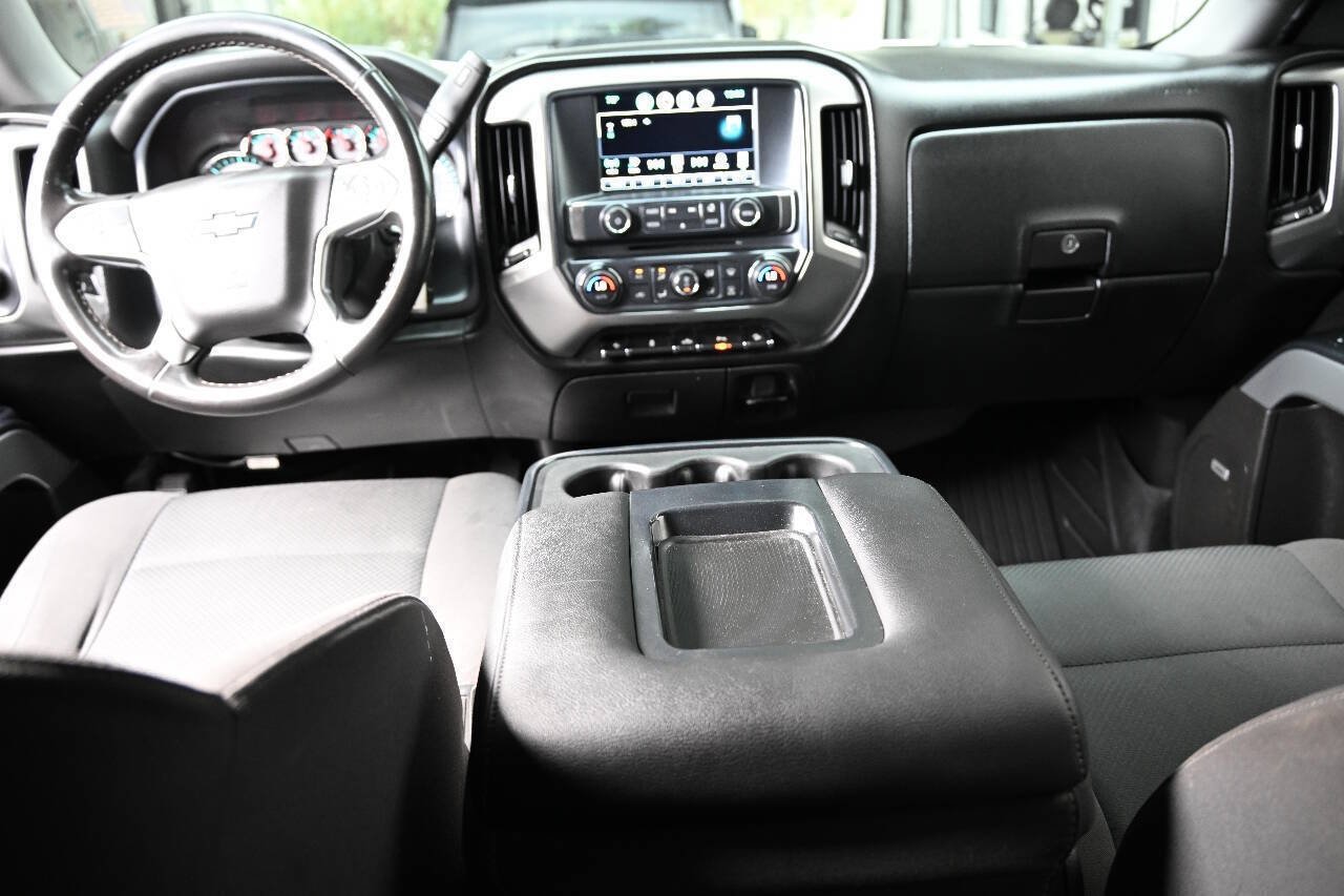 Used 2018 Chevrolet Silverado 1500 LT w/ All Star Edition AWD/4WD image 16