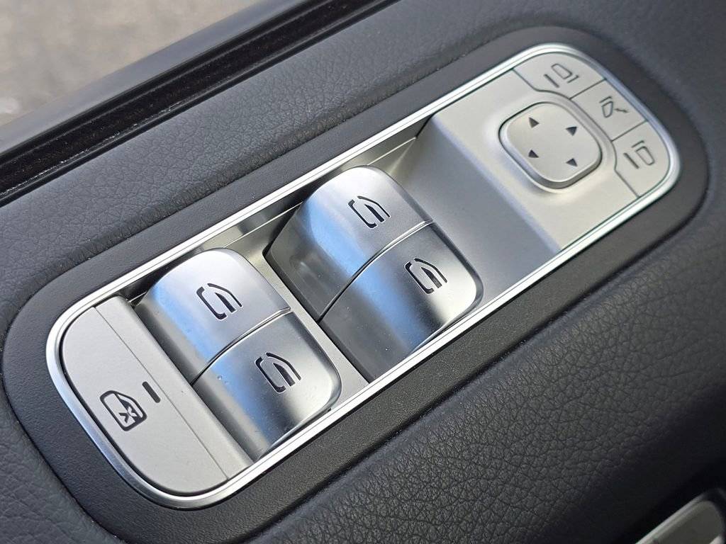 Used 2024 Mercedes-Benz G 550 image 24