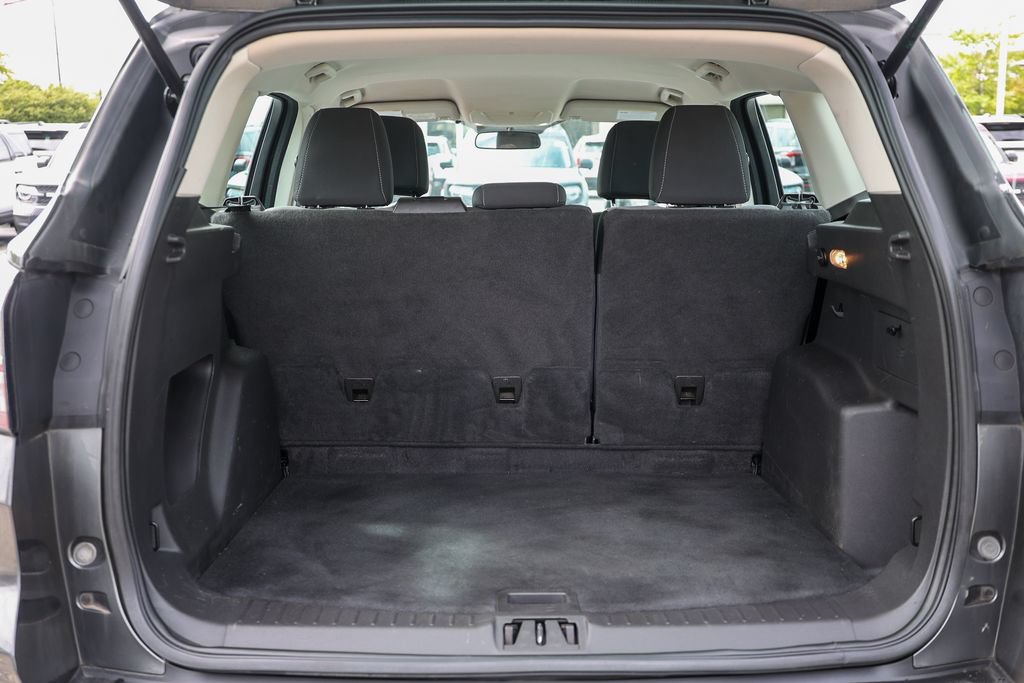 Used 2017 Ford Escape SE w/ SE Sport Appearance Package FWD image 30