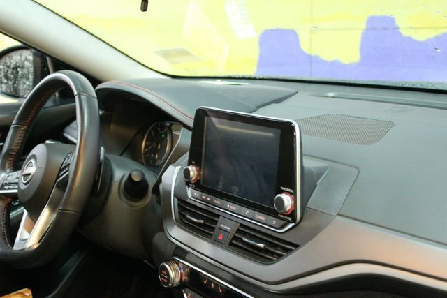 Used 2024 Nissan Altima 2.5 SR image 10